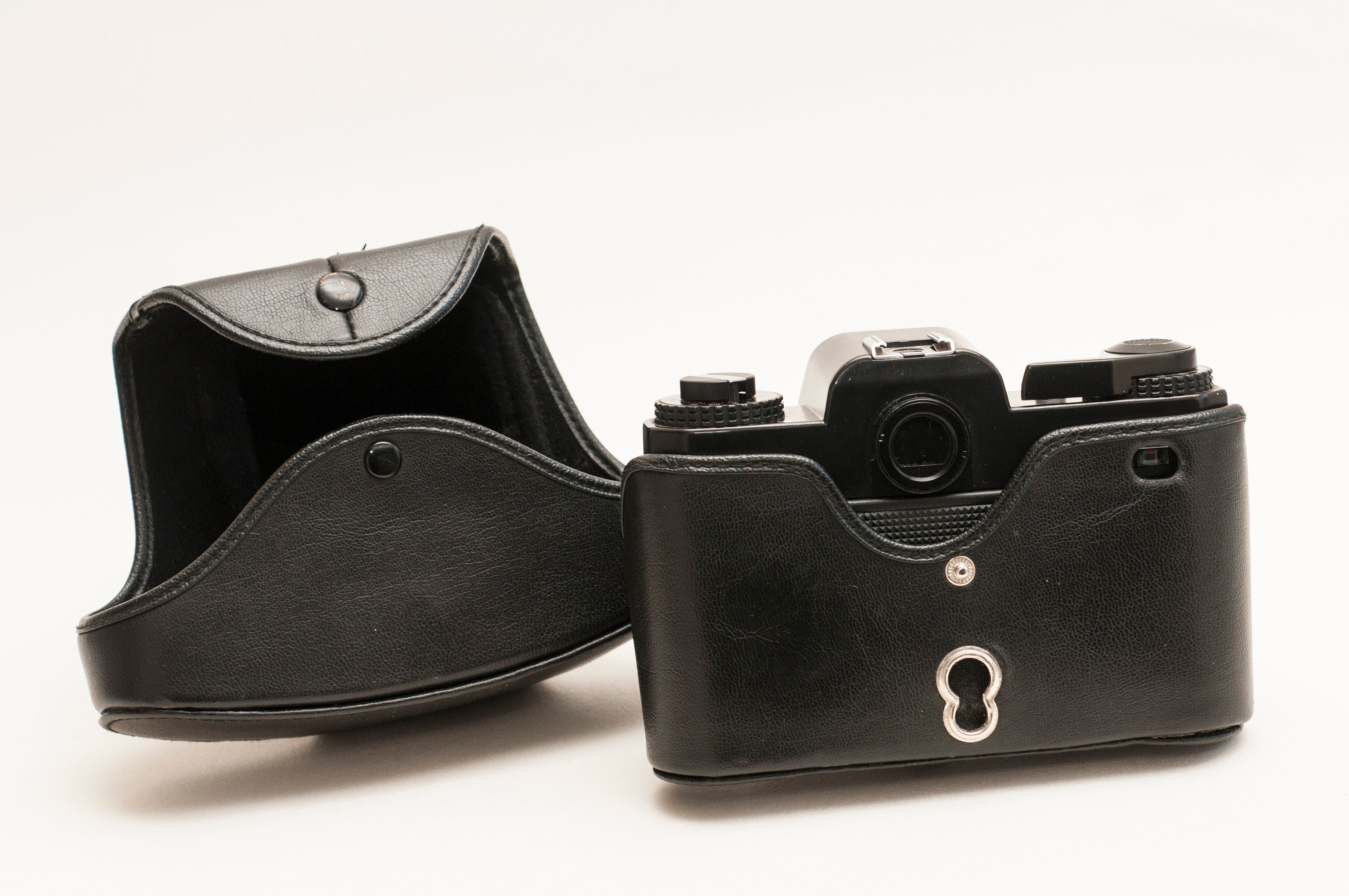 Rolleiflex SL35M フィルムカメラ：50 mm f/1.8 プラナーレンズ