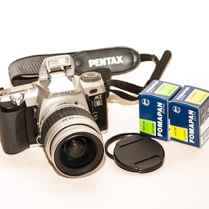 Pentax MZ-6 film camera with smc Pentax fa lens 28-90 mm f/3.5 - 5.6 and 2 fomapan films 100/400iso - EXCELLENT.