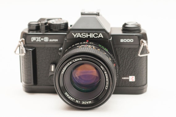 【完動品】YASHICA FX-3 SUPER 2000 / 50mm F1.7 YASHICA FX-3 SUPER 2000 Film Camera With 50 Mm F/1.7 Lens