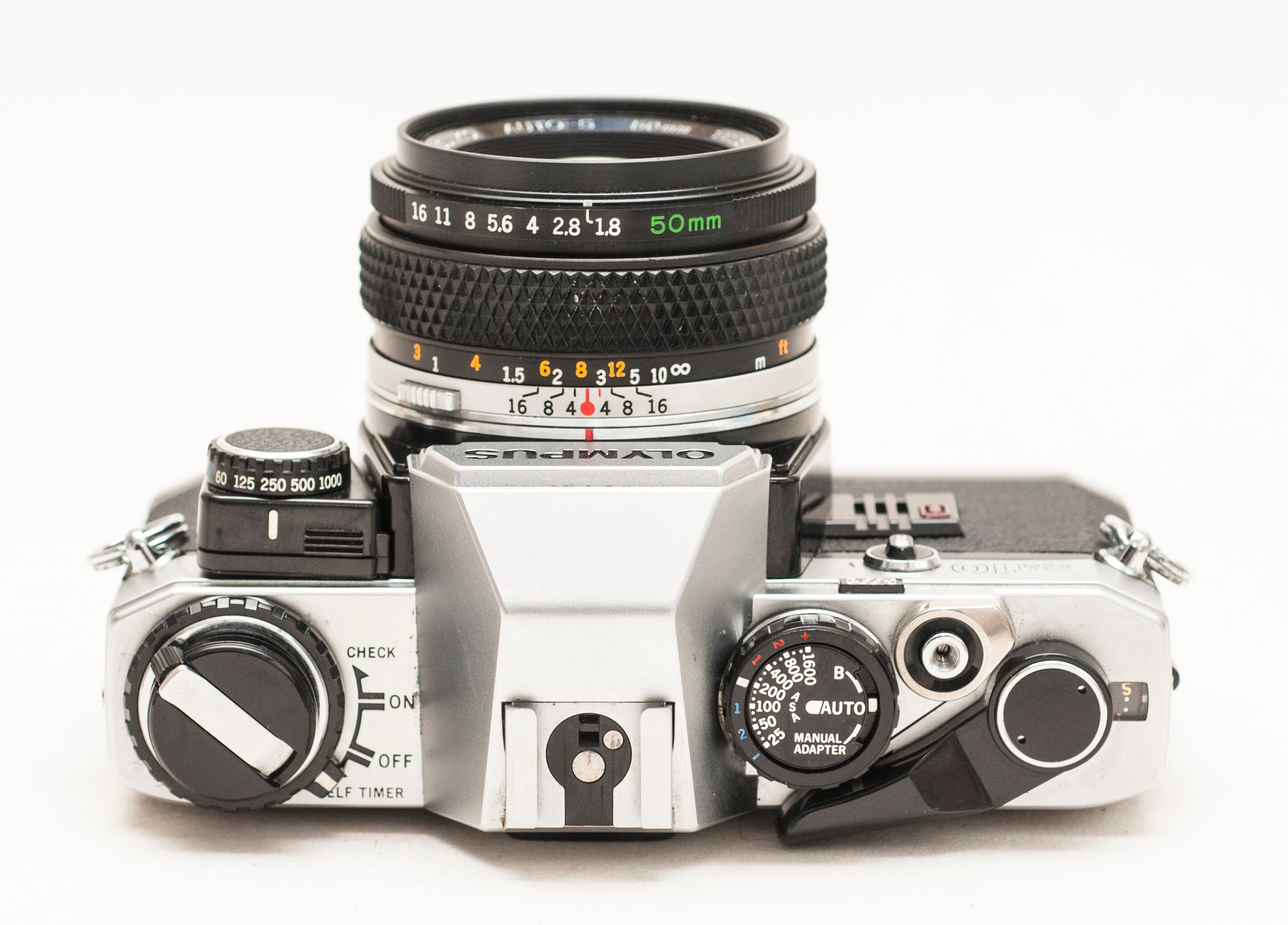 オリンパス OM 10、ズイコー 50 mmf 1.8 レンズ、マニュアル
