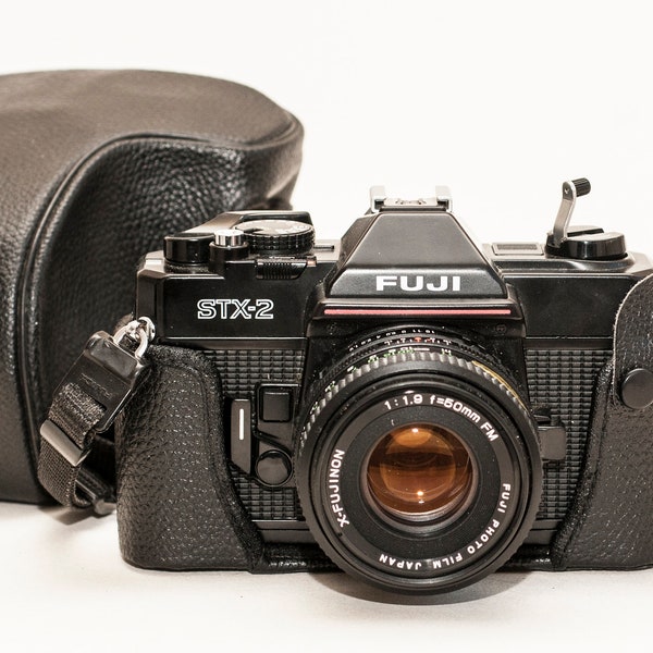 FUJI camera case fits STX-2- EXCELLENT.