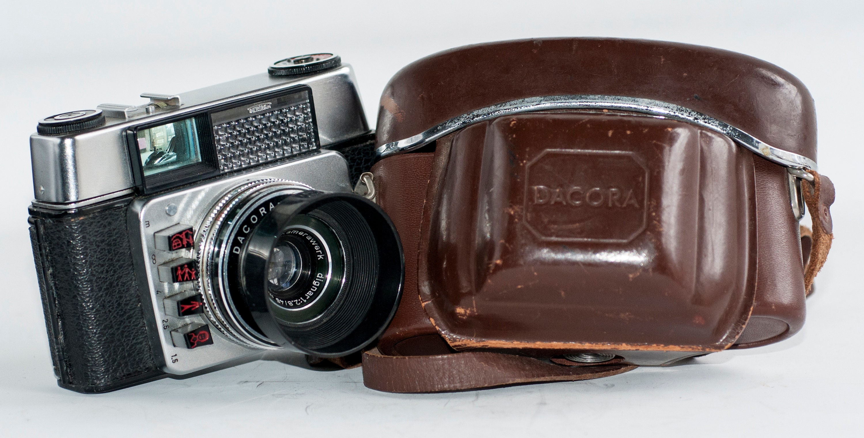 MADE IN GERMANY 35mm アンティークフィルムカメラ 500px-Kodak35Camera.jpg