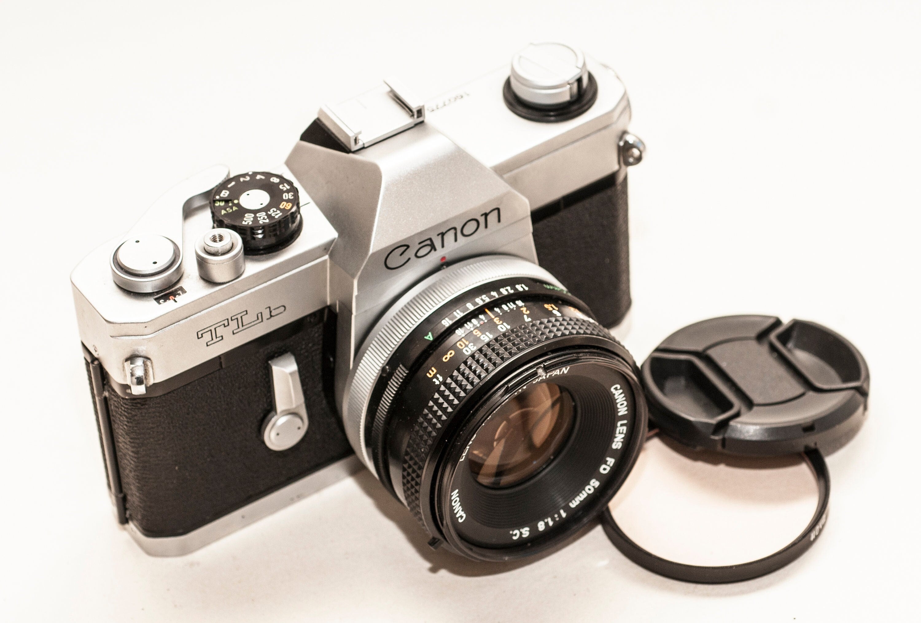 Canon TLb フィルムカメラ 50mmレンズ付き Canon TLB Film Camera With 50 Mm 1.8 FD/SC Lens. - Etsy