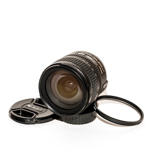 Nikon AF NIKKOR zoom lens 18-70 mm f/3.5-4.5 G ED  - Excellent condition.