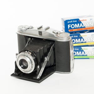 Vintage Rangefinder Folding 6x6 Camera from 50&#39;s Agfa Isolette I with vario 4.5/85 Medium Format Camera with 3B&W FOMAPAN films.