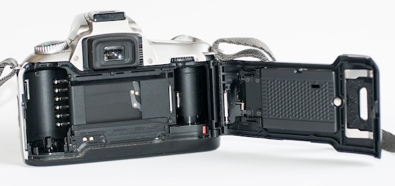 Nikon F55 Film Camera With 28-80 Mm F/3.3-5.6 G Lens - NEAR