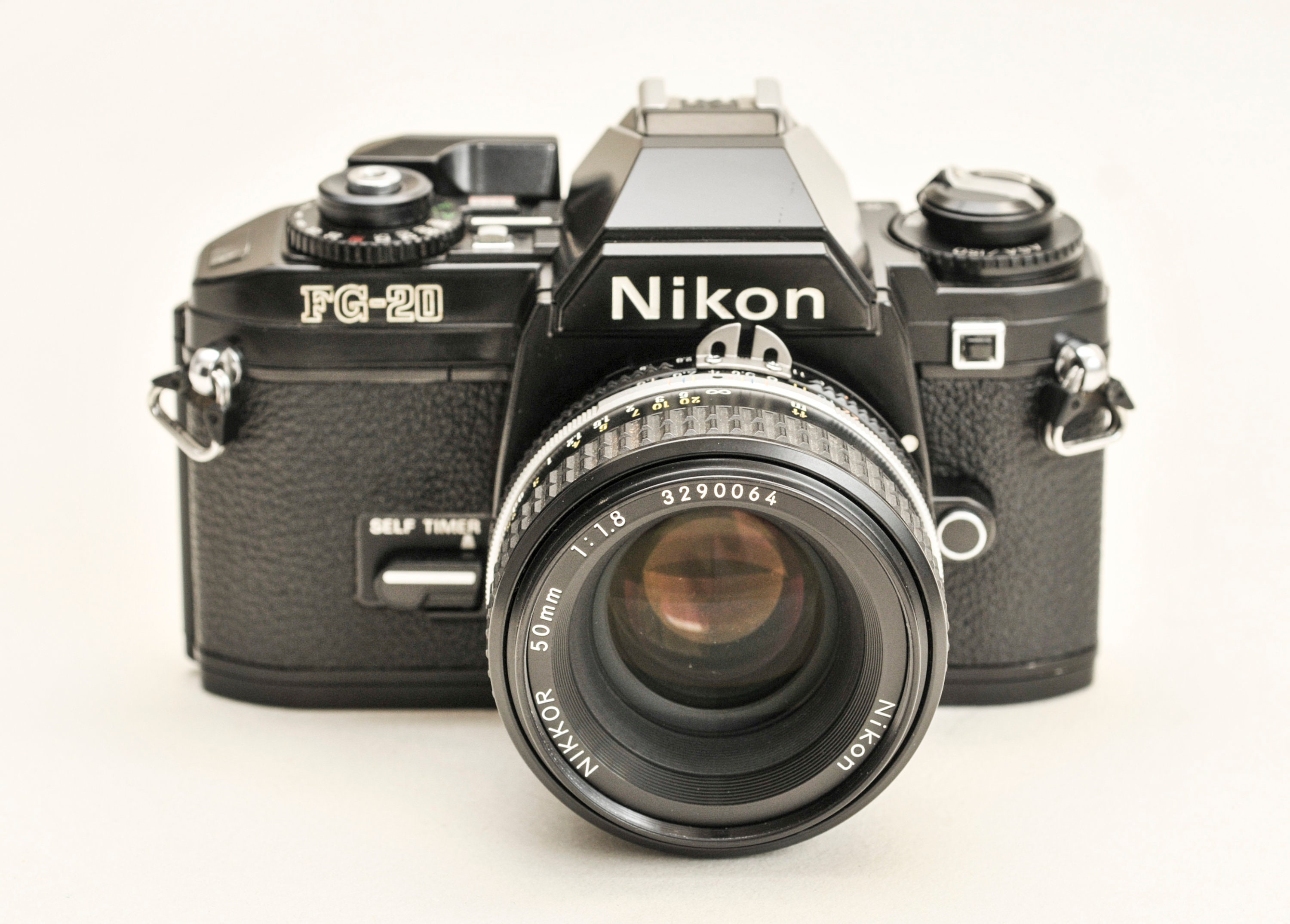 Nikon FG-20 フィルムカメラ（50 mm f/1.8 NIKKORレンズ搭載） - Etsy 日本