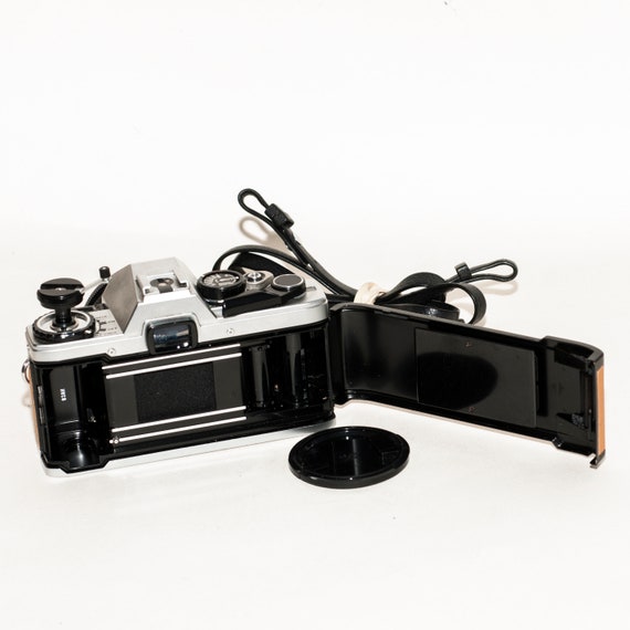Olympus OM 10 With Zuiko 50 Mmf 1.8 Lens and Manual Adapter. - Etsy