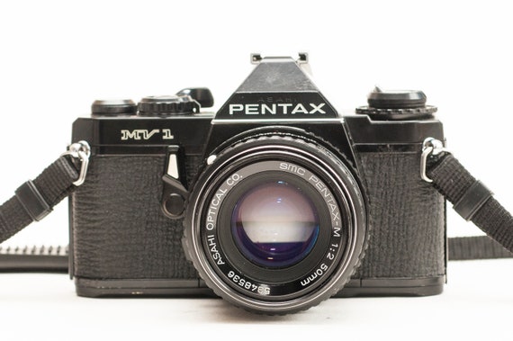 Cámara de película Pentax MV1 con SMC Pentax-M 50mm f/2 . - Etsy España