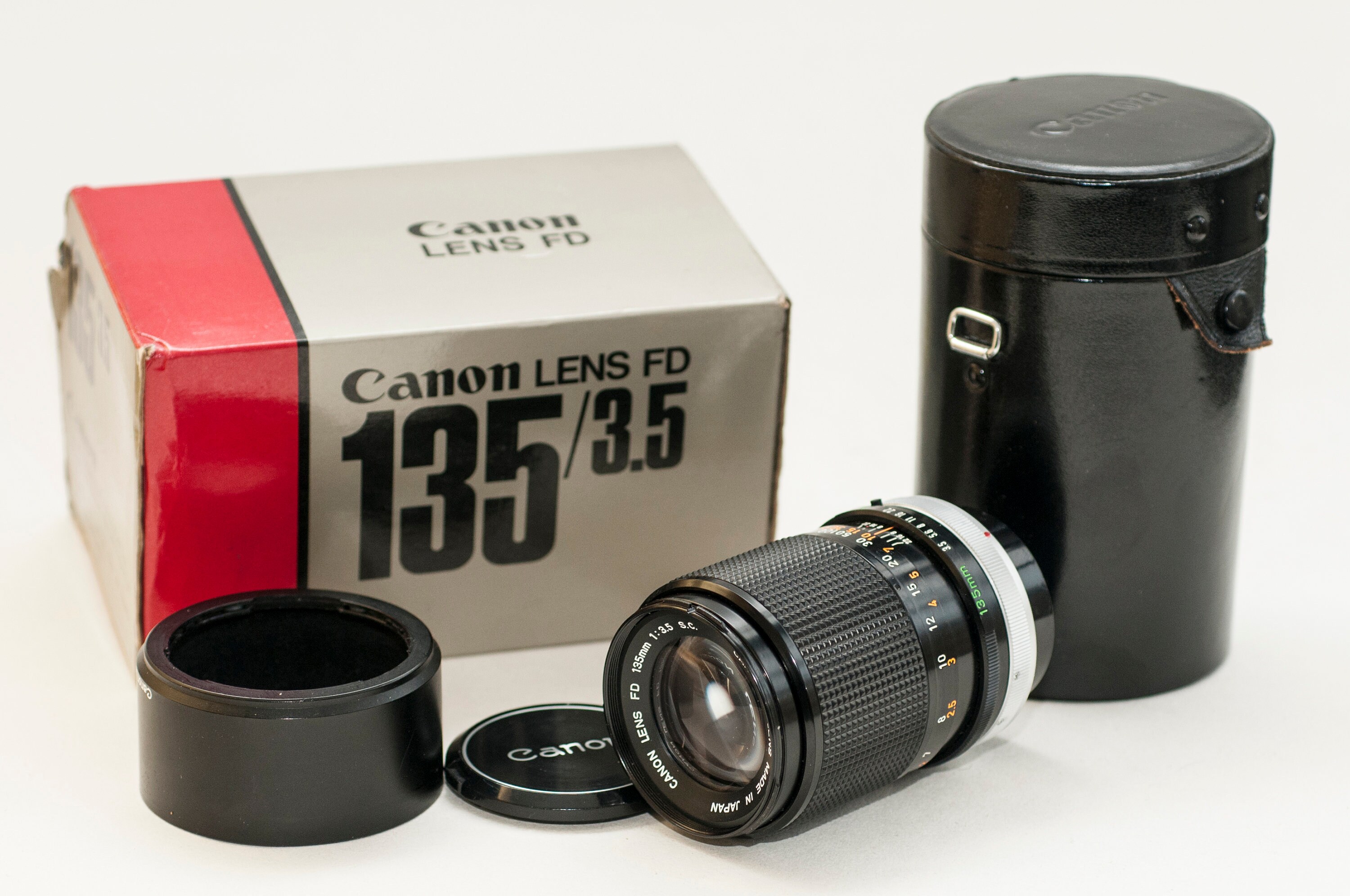 Objectif Canon FD 135 mm f/ 3,5 - DANS LA BOÎTE - France Objectif Canon FD 135 mm f/ 3,5 - DANS LA BOÎTE - France
