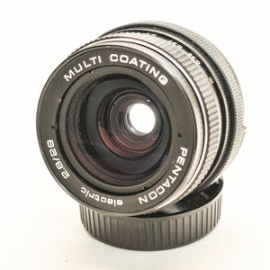 Wide angle lens M42 screw lems PENTACON MC auto 28 mm f/2.8 - Excellent.