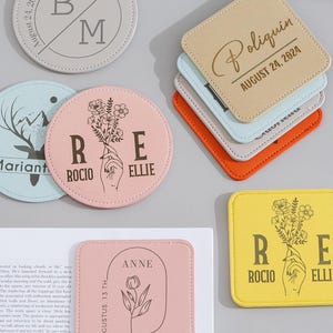 Posavasos personalizados, posavasos de cuero, juego de posavasos con monograma personalizado, recuerdo de boda, regalos para padrinos de boda, regalos de aniversario, para amantes del café.