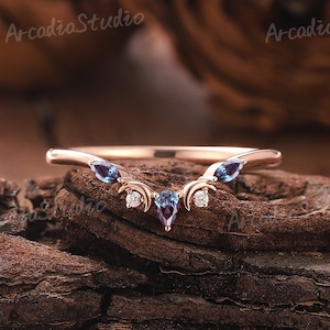 Unique Alexandrite Curved Wedding Band Rose Gold Ring Moon Ring Moissanite Ring Vintage Alexandrite Ring Stackable Rings Anniversary Gifts