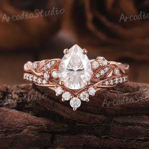 Vintage Pear Moissanite Engagement Ring Set Unique Rose Gold Diamond Curved Wedding Band Floral Ring Delicate Promise Rings For Women