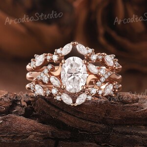 Vintage Oval Moissanite Engagement Ring Set Rose Gold Ring Set Moissanite Curved Wedding Band Moissanite Wedding Band Rings For Women