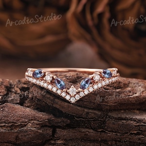 Unique Alexandrite Curved Wedding Band Rose Gold Ring Moissanite Wedding Ring Vintage Alexandrite Ring Stackable Rings Anniversary Gifts