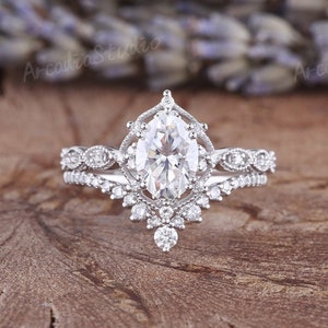 Vintage Moissanite Engagement Ring Set 1.5ct Oval Shaped Moissanite Bridal Set White Gold Milgrain Cluster Moissanite Ring Set Chevron Band