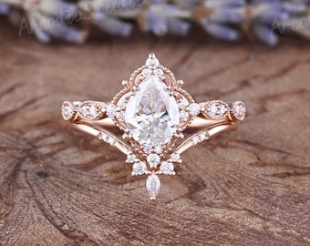 Vintage Moissanite Engagement Ring Set Floral Rose Gold Rings Moissanite Cluster Bridal Set V Shaped Stacking Matching Ring Promise Gift
