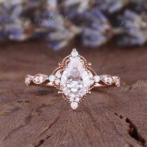 Pear Cut Moissanit Verlobungsring Vintage Roségold Cluster Moissanit Ehering Art Deco Halo Milgrain Ring Jahrestag Ring