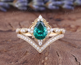 Emerald Engagement Ring Set Moissanite Cluster Vintage Yellow Gold Milgrain Bridal Set Green Gems Rings Moissanite Curved Stacking Band