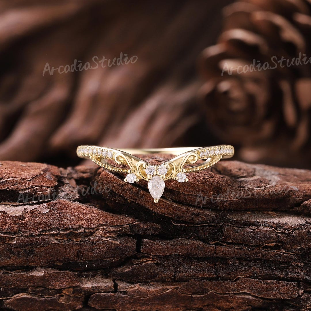 Vintage Moissanite Wedding Band Yellow Gold Rings Diamond Curved ...