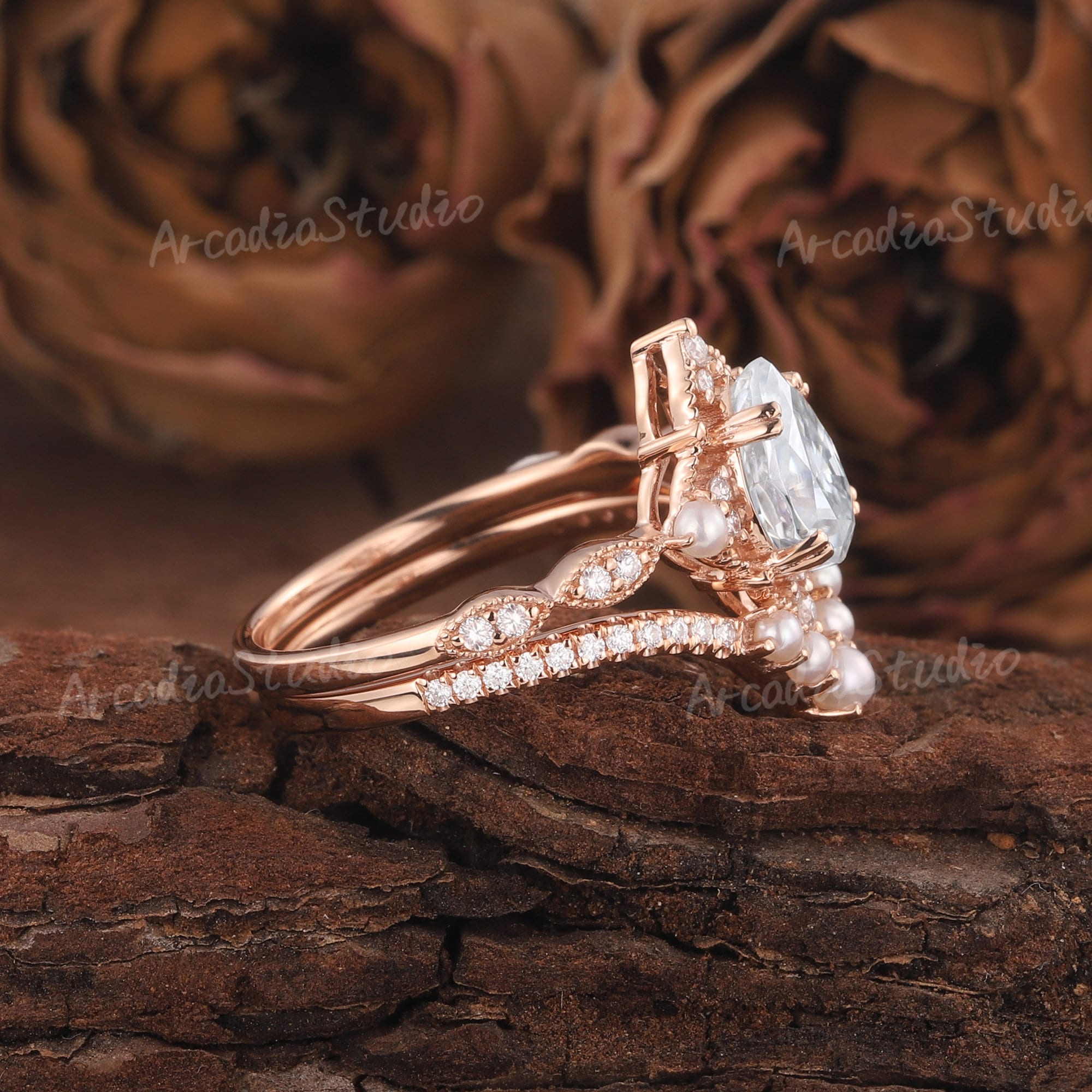 Unique Moissanite Engagement Ring Set Pear Shaped Rose Gold Moissanite Unique Moissanite Engagement Ring Set Pear Shaped Rose Gold Moissanite