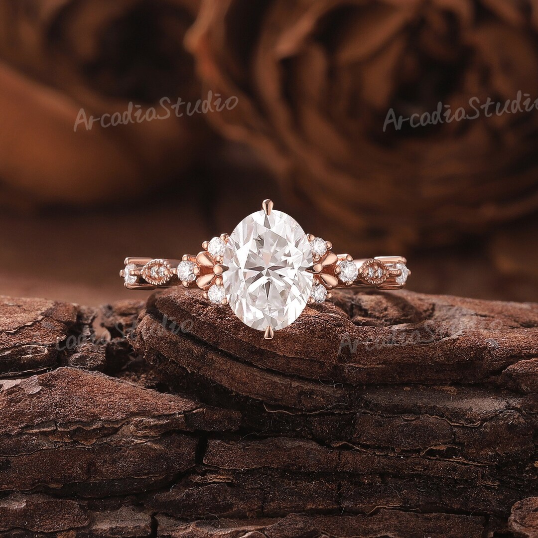 Oval Shaped Moissanite Engagement Ring Solid Gold Ring Unique ...