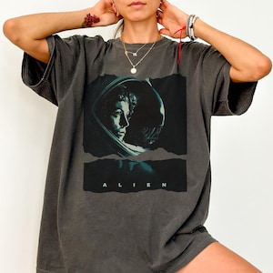 Retro Alien Graphic T-Shirt,70s Movie Memorabilia,Neon Xenomorph Alien Poster Tee Shirt,1979 Sci-Fi Action Movie shirt Merch,Comfort Colors