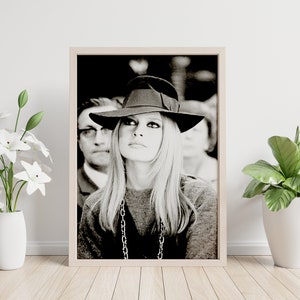 Vintage Brigitte Bardot wall art image A3 size, Black and white classic, cute, aesthetic wallpaper 2025 wall art for gift, new year