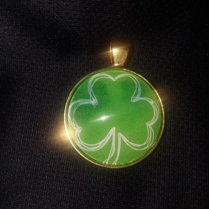 Green and White Shamrock