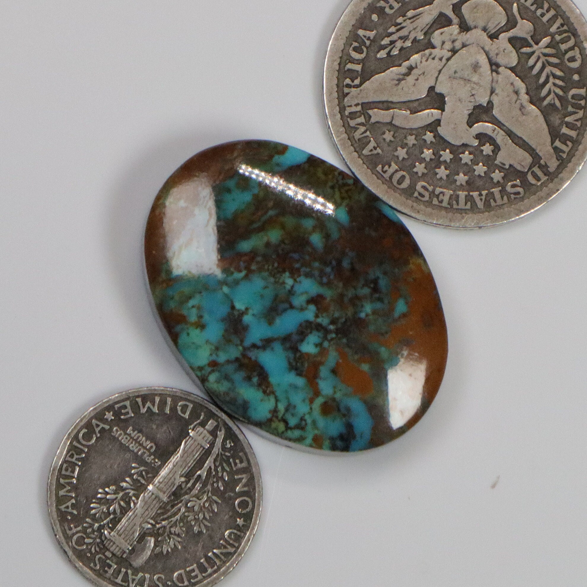 33 carats Kingman Turquoise Cabochon