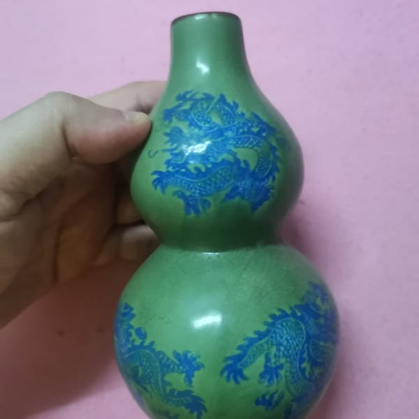 1572-1620 Dynasty Ming Wanli Mark 6,5 pouces vase antique en porcelaine de Chine verte