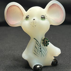 Fenton Boutonniere Buddy - Etsy