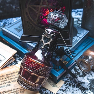 Odödlighetsflaska - Färgskiftande dryck, vampyrtema häxdekor