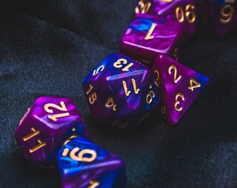 Lunar Sorcery Polyhedral dobbelstenen set - TTRPG Zachte rand dnd kerkers en draken d en d pathfinder 7 set dobbelstenen D20 D12 D10 D8 D6 D4