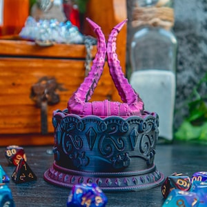 Bloodhunter - dice storage box Dungeons and Dragons tabletop rpg pathfinder gift halloweenTTRPG Dice vault