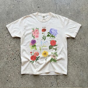 Blooms Flower Graphic Heavy Cotton Tee: Comfort Colors Floral Outdoorsy Tees image 3