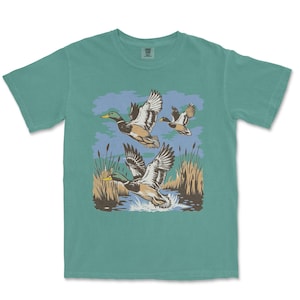 Vintage Wilderness Ducks T-Shirt: Retro Nature Graphic Tee , Flying Ducks Shirt