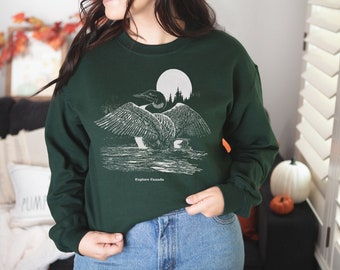 Retro Loon Graphic Crewneck Sweater - Vintage Water Fowl Sweater