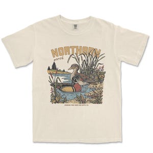 Retro Marsh Ducks T-Shirt: Wildlife Graphic Tee - Nature Lover Gift