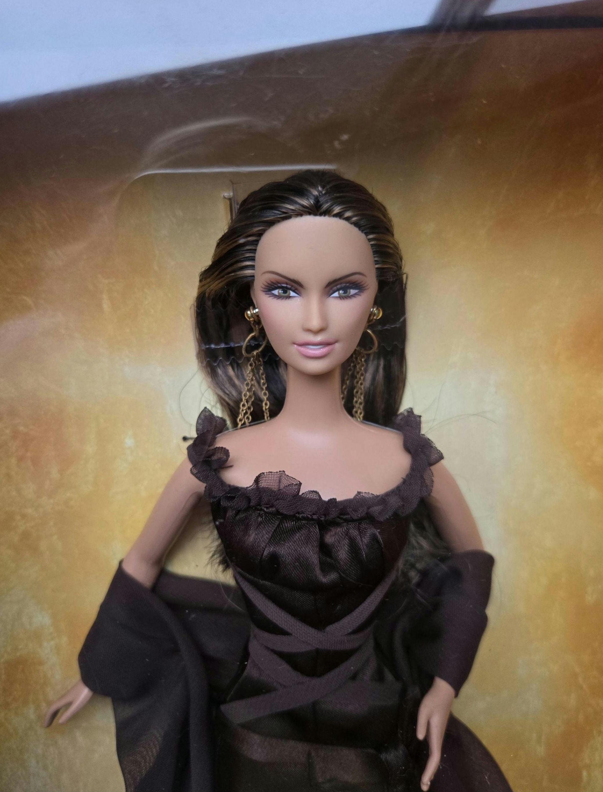 SCENTED Barbie Chocolate Obsession 2004 SILVER LABEL Dark Hair