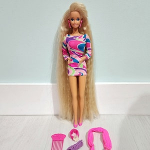 Barbie Totally Hair 1991 year, Barbie Long Hair, Vintage Barbie, Barbie Childhood, Barbie Doll, Mattel, Old Barbie, Barbie 90s, Barbie, Doll