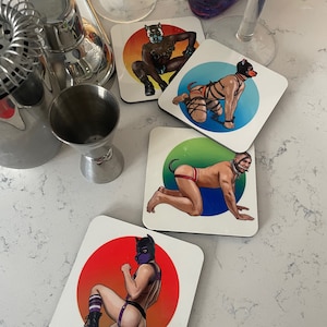 Sottobicchieri, PUPPY POWER Set di 4 sottobicchieri con grafica gay, elegante regalo per inaugurazione della casa LGBT, amante del caffè queer, regalo per appassionati di cocktail gay