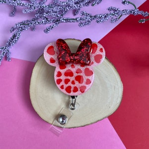 Glitter Hearts Badge Reel: Valentine&#39;s Day ID Holder