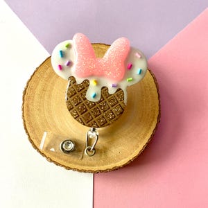 Ice Cream Cone Mouse Head Badge Reel, Mouse Ice Cream Badge Reel / Disney ID Holder / Disney Badge Reel
