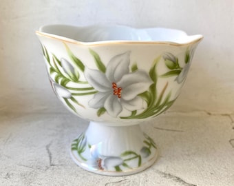 Vintage Porcelain Lily Bowl: Gold Rim Cottagecore Decor, Tableware, Trinket