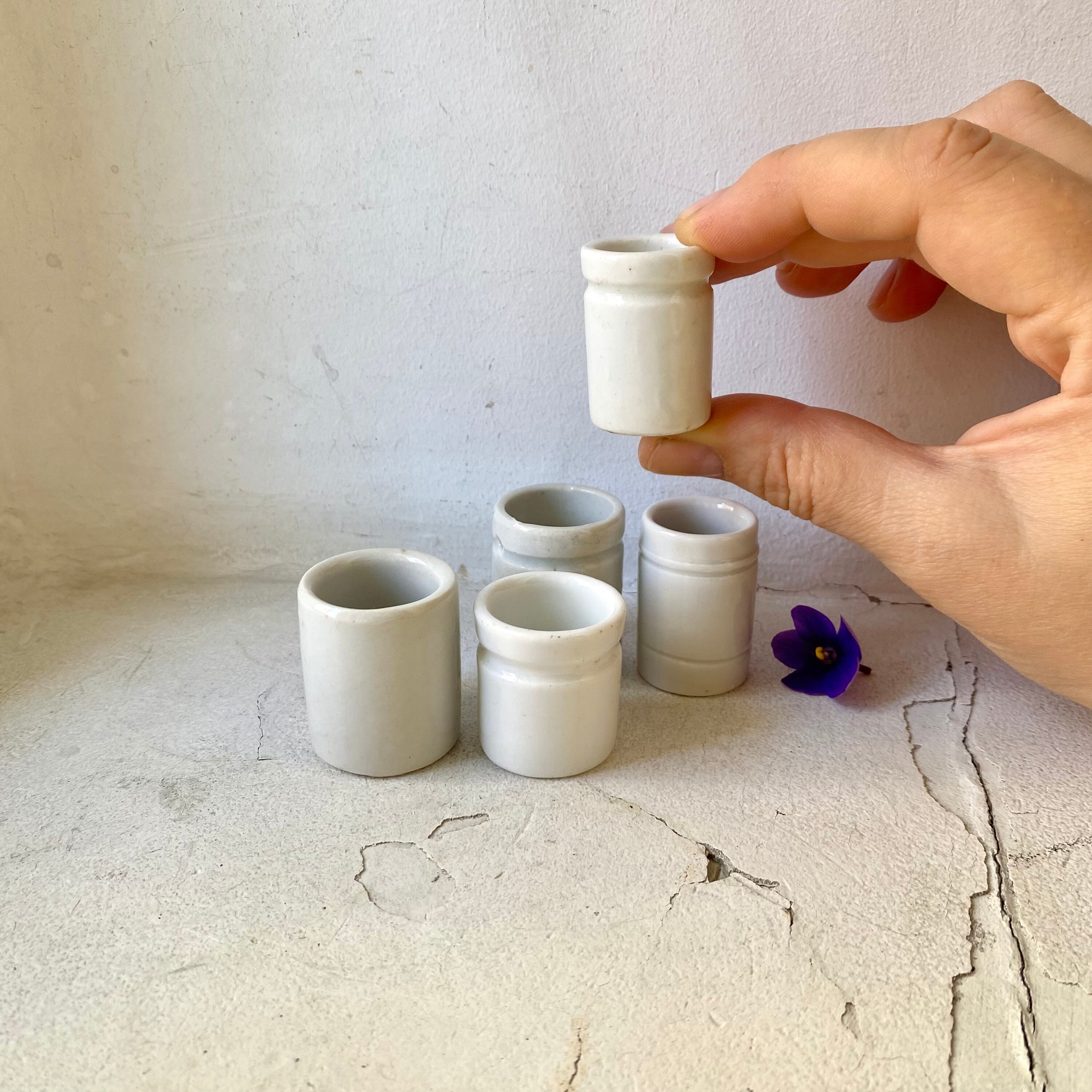 ヴィンテージホワイト磁器薬瓶 - 5個セット - Tiny Home Decor - Etsy 日本