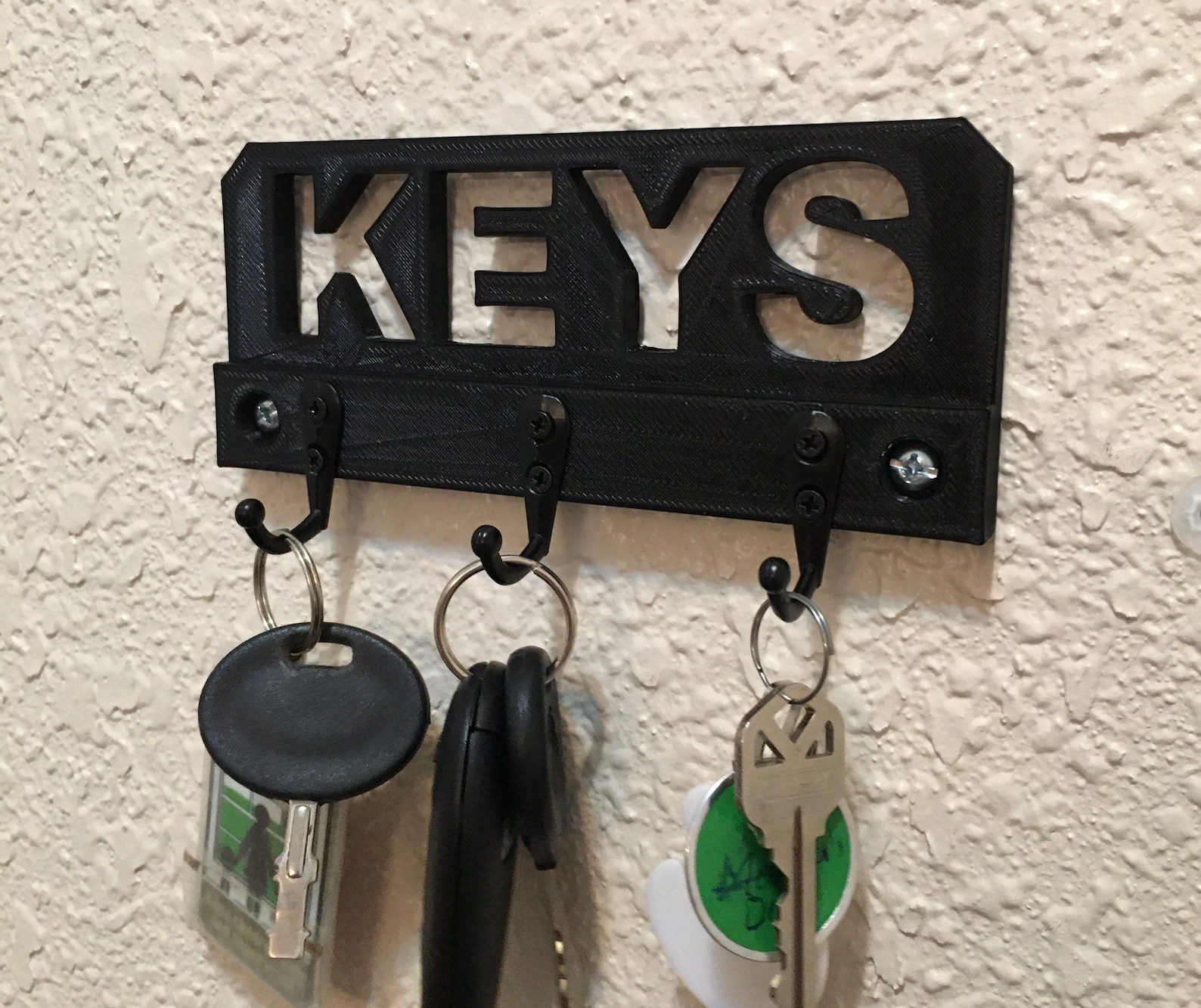 3D Printed Wall Mount Key Hanger Holder with 3 metal hooks. Etsy