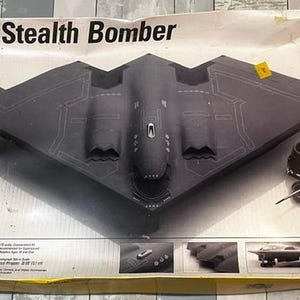 Testors B-2 Stealth Bomber 1:72 モデルキット Large Scale! Testors 1:72 Northrop Grumman B-2 Stealth