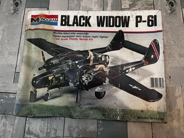 ブラックウィドウ P-61 1/48スケール プラスチックモデルキット